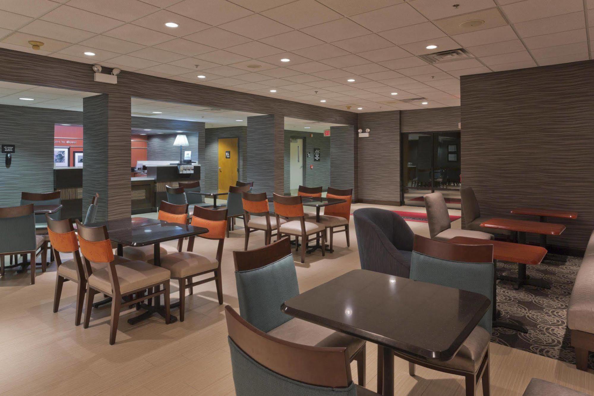 Hampton Inn Dover Exterior photo