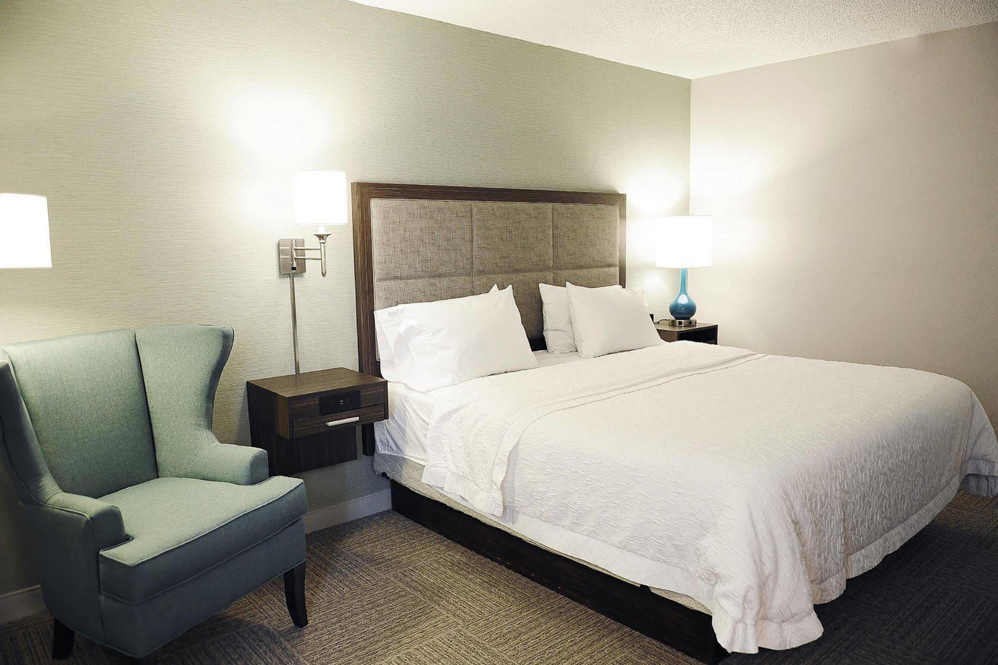 Hampton Inn Dover Exterior photo