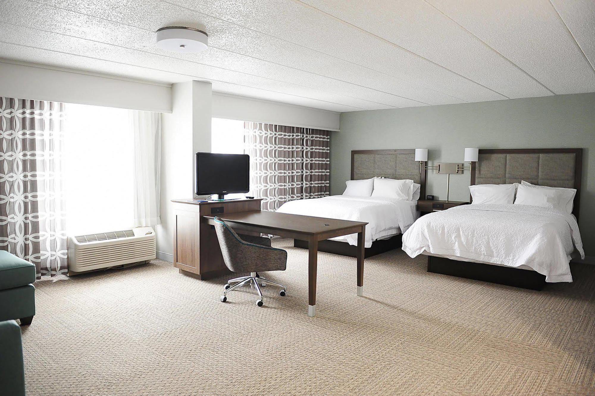 Hampton Inn Dover Exterior photo