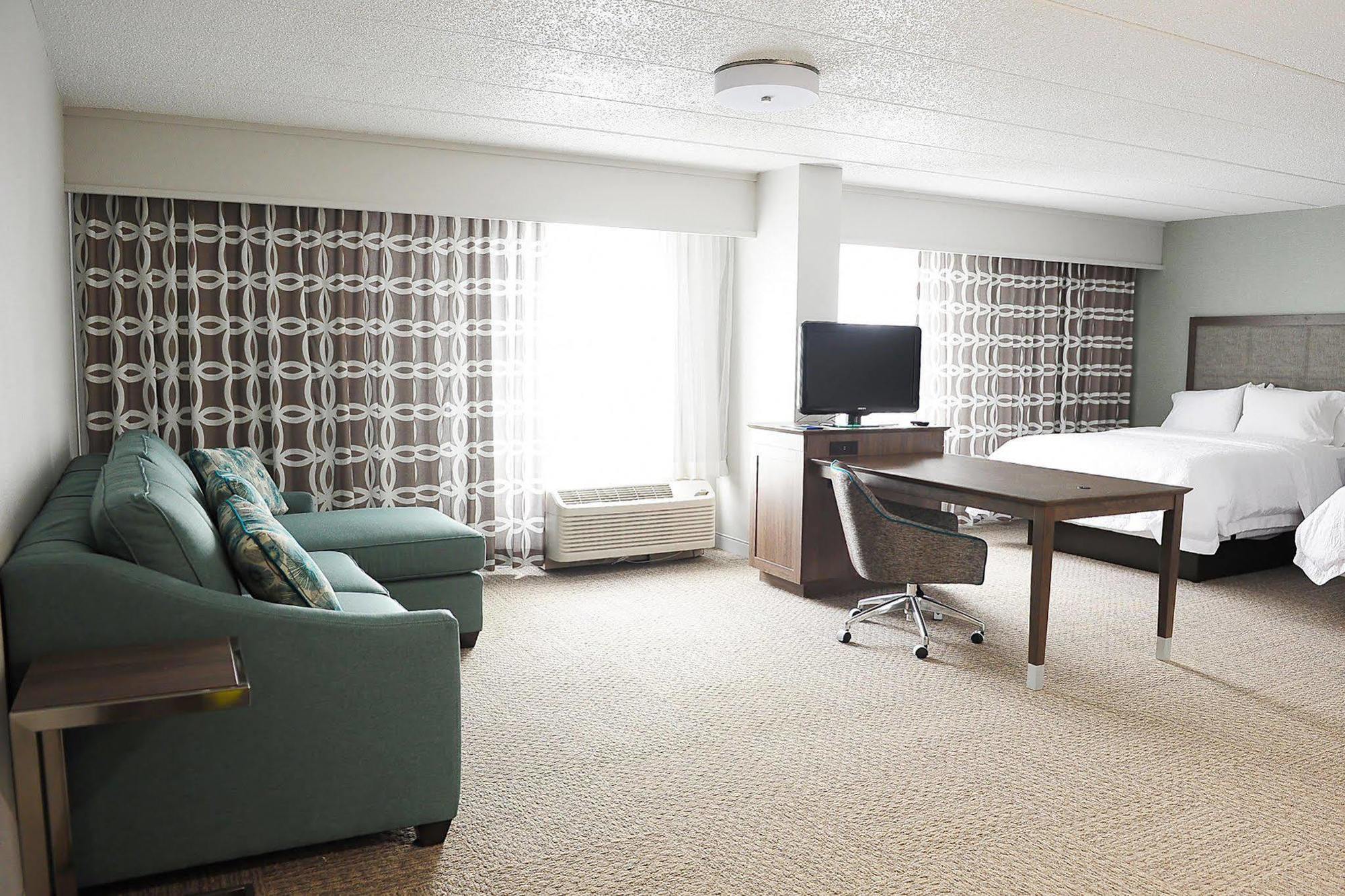 Hampton Inn Dover Exterior photo