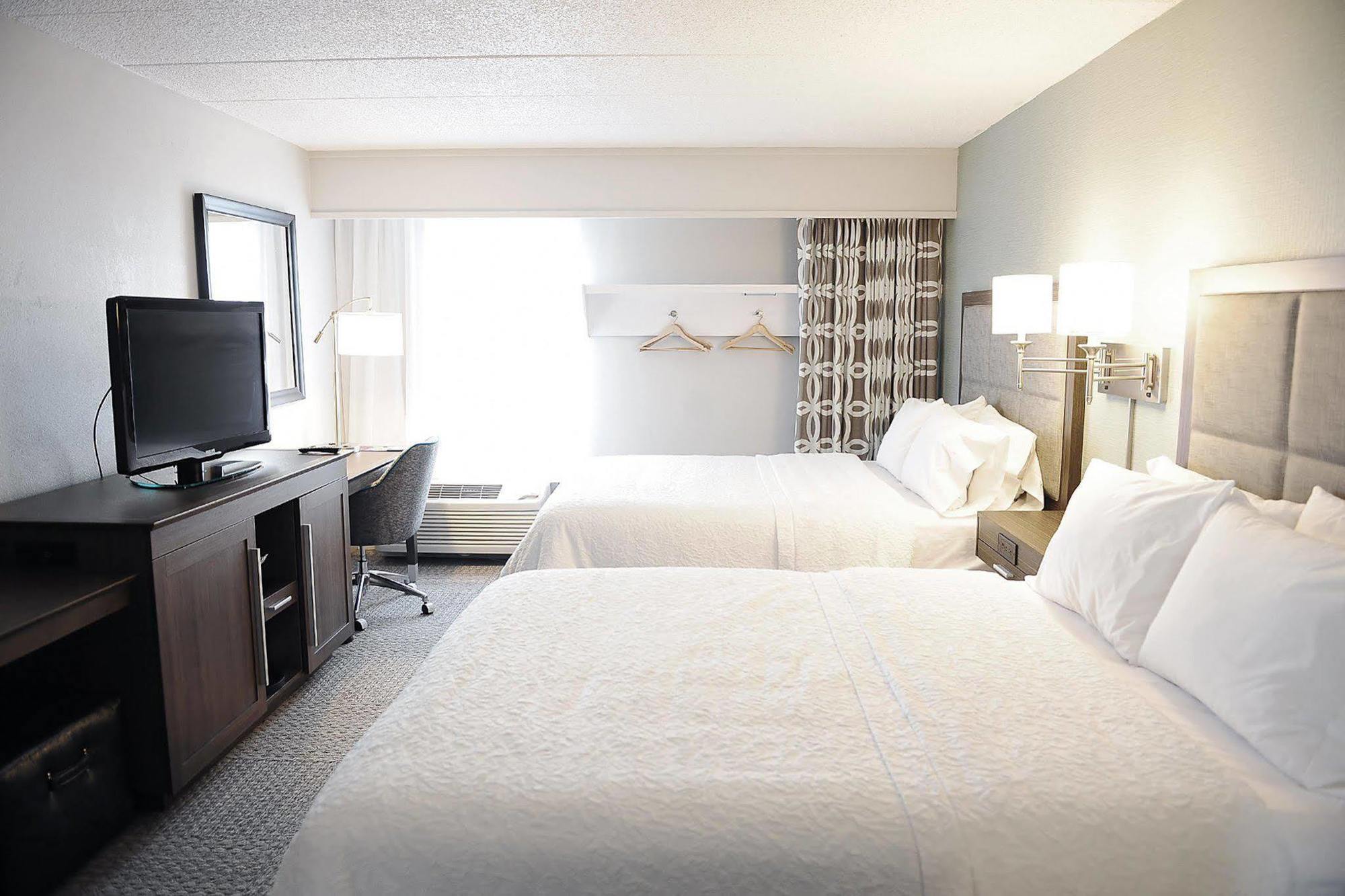 Hampton Inn Dover Exterior photo